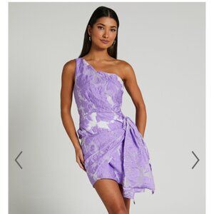 NWOT Showpo Brailey Mini Dress One Shoulder in Purple Jacquard sz SM